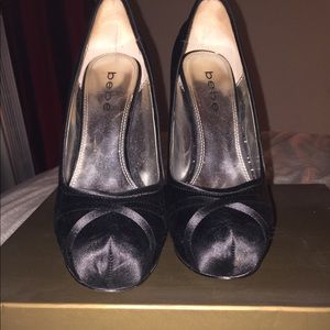 Black Bebe pumps